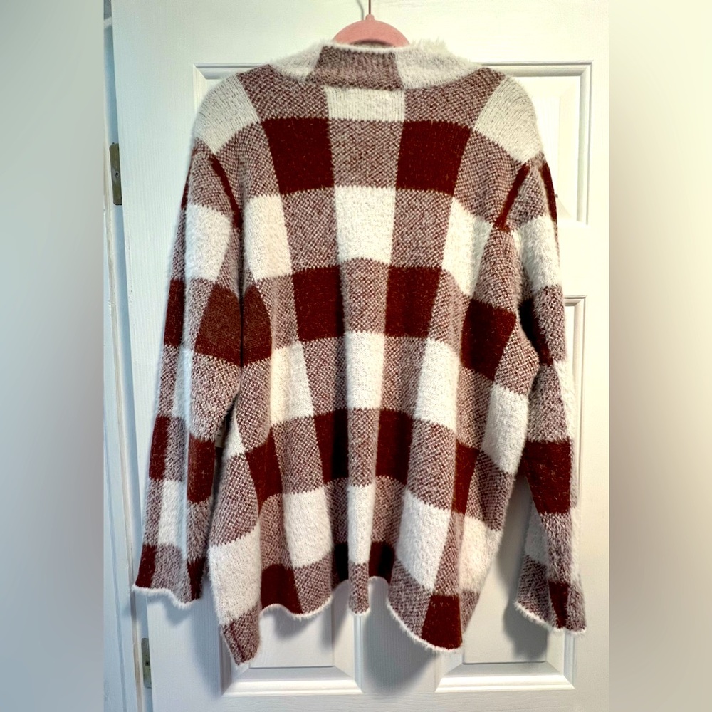 NWT-Peyton Primrose long sleeve checkered ultra soft sweater. Size 2X. - Picture 2 of 3